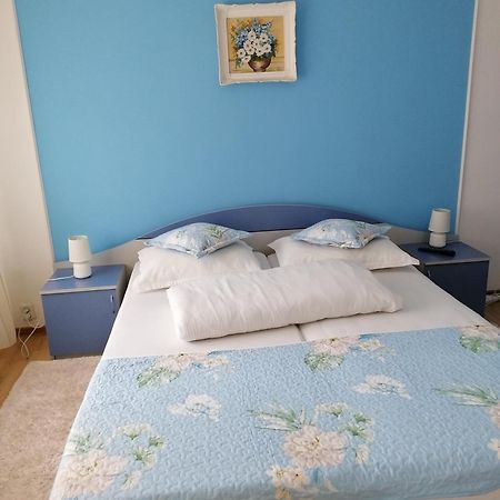 Pensiunea Ca La Mama Acasa Resita Bilik gambar